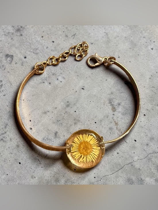 Jewelry - Vintage Silver Floral Bracelet